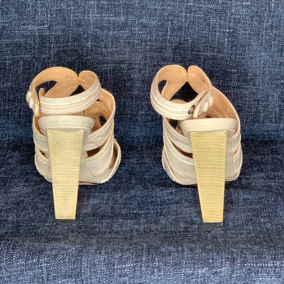 L.A.M.B. GREY + WHITE HEELS - Picture 4 of 7